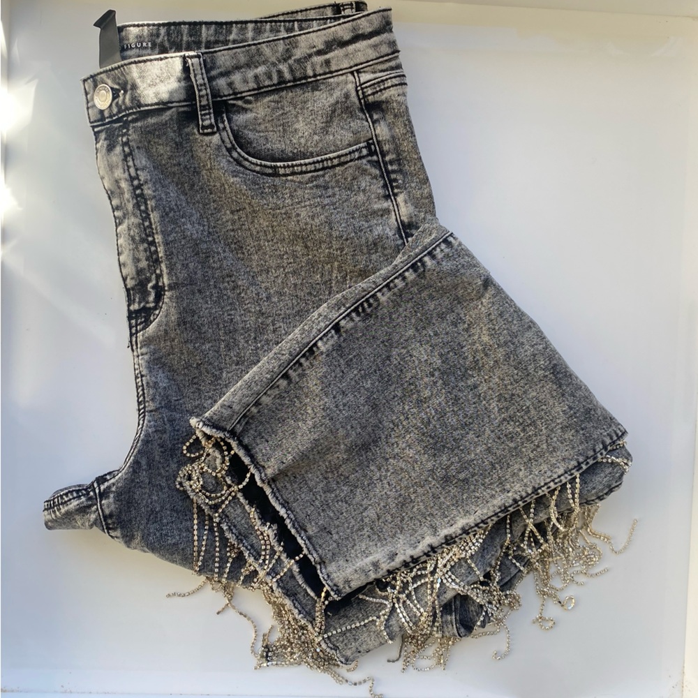 Fashion To Figure - Size 20 Jeans. Sequin Faux diamond chain on side of Jean